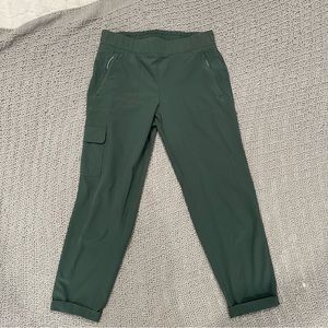 Apana Petite Women’s Cargo Joggers Women Sizing US Size Medium